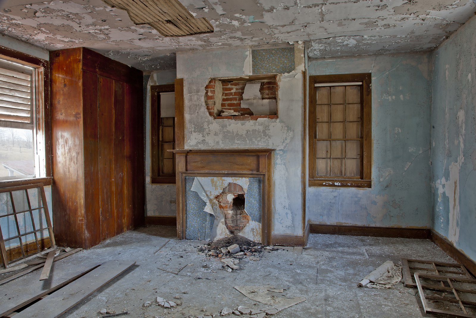 Urban Archeology & Modern Ruins — Evidence Of Forgotten Lives